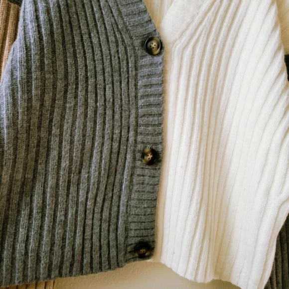 Francesco Ribbed Button Front Colorblock Cardigan - Picture 6 of 8